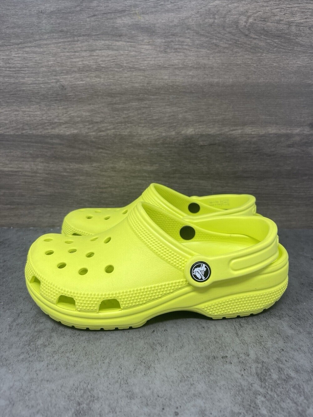 Crocs Classic Clog Womens Size 6 Neon Yellow Lime Green Slip On Comfort Shoes